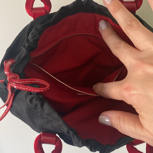 Prada bag in nylon fabric with red calfskin and velvet details. - Picture 5 of 8